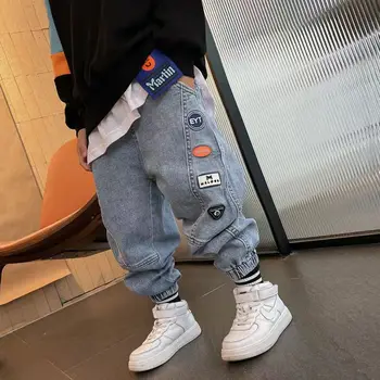Джинсы для мальчиков от 3 до 11 лет, новинка 2022 года, весенне-осенняя верхняя одежда для подростков в корейском стиле, детские джинсы с высокой эластичностью.